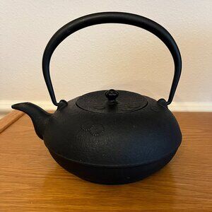 Cast Iron Japanese Tea Kettle MADE IN JAPAN